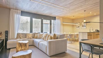 Smart-tv en een open haard