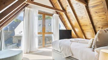 4 sovrum, strykjÀrn/strykbrÀda, internet och sÀngklÀder