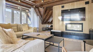 Televisor intel·ligent i llar de foc