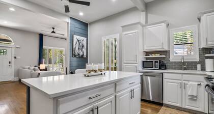 Luxury Home Stay Near Historic Downtown McKinney