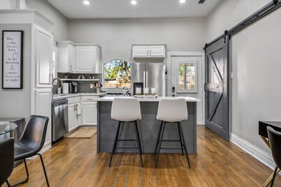 Beautiful Retreat Near Historic Downtown McKinney