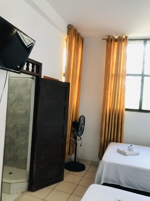 Doppel- oder Zweibettzimmer, 1 Schlafzimmer, Stadtblick, Eckzimmer | Kostenloses WLAN