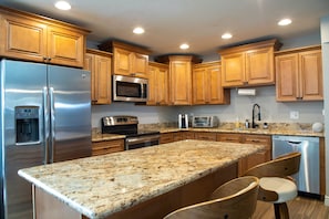 Micro-ondas, fogão, cooktop, lava-louças