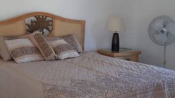 5 bedrooms, free WiFi, bed sheets