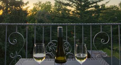 Studio Traumzeit mit Balkon in Vorstadtvilla