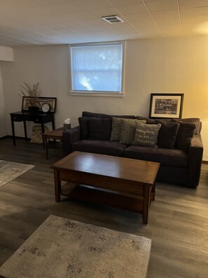 Living area - Oasis Studio Downtown Cambridge (Cambridge)