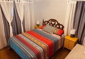 2 chambres, fer et planche à repasser, Wi-Fi, draps fournis