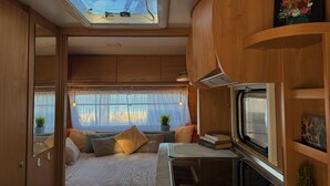 Unclassified image, 4 of 27, button - Room-caravan Near the sea 1 (Preko)