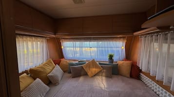 Dortoir Partagé, 1 chambre, fumeurs, patio | Salle de séjour