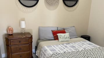 2 bedrooms, iron/ironing board, free WiFi, bed sheets