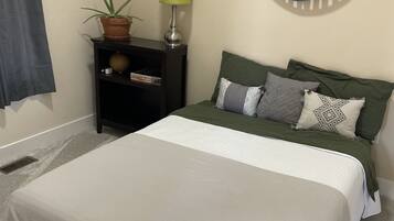 2 chambres, fer et planche à repasser, Wi-Fi gratuit, draps fournis