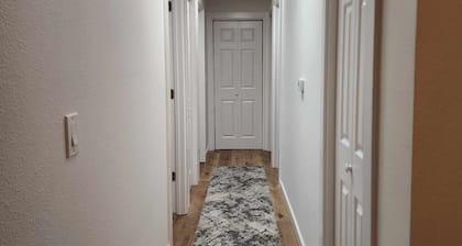 Kent Upper Floor! No pets, SEVERE ALLERGIES
