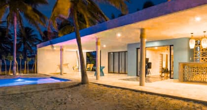 Casa en la Playa Frente al mar con Alberca