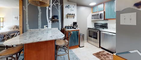 冷蔵庫、電子レンジ、オーブン、食器洗い機