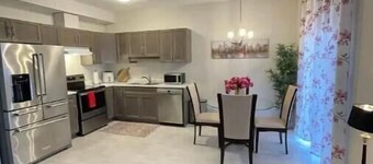 New luxury 3 Bdrm House in Niagara near the falls.