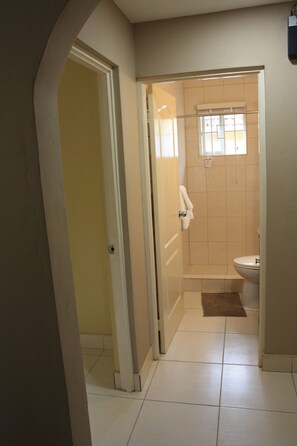 シャワー、タオル