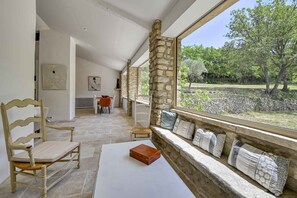 リビング エリア