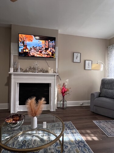 Cozy on the Hill. Close to Riverfront, Brandywine park and great food