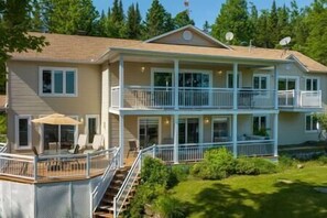 Exterior - Hôtel à la maison - Domaine Du Lac-aux-Sables (Lac-aux-Sables)