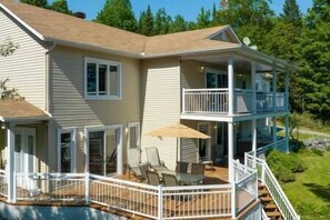 Exterior - Hôtel à la maison - Domaine Du Lac-aux-Sables (Lac-aux-Sables)