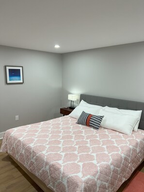 1 bedroom, iron/ironing board, travel cot, WiFi