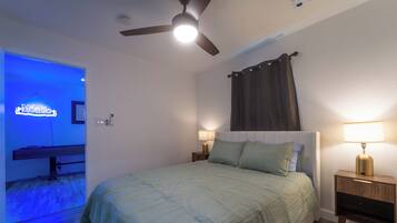4 bedrooms, iron/ironing board, free WiFi, bed sheets