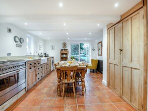 Dining - 4 bedroom accommodation in Mudeford, near Christchurch (Mudeford, near Christchurch)