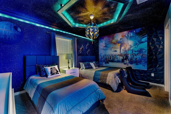 7 bedrooms, in-room safe, desk, iron/ironing board - Star Wars Villa w/ Pool in Kissimmee (Four Corners)