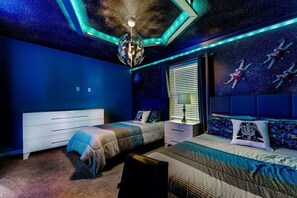 7 bedrooms, in-room safe, desk, iron/ironing board - Star Wars Villa w/ Pool in Kissimmee (Four Corners)