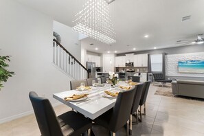 Dining - Star Wars Villa w/ Pool in Kissimmee (Four Corners)