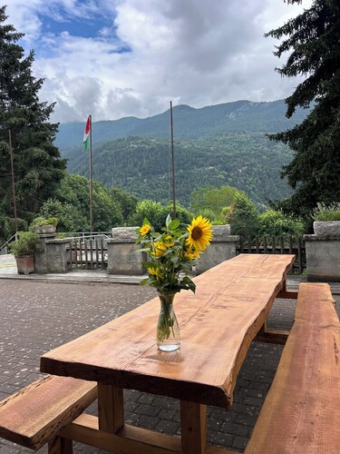 Big house Italian alps for groups of 10 to 70 
min 3 days ,2 pers  contact web!