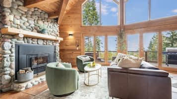 Smart TV, fireplace, table tennis