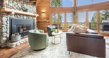 Private, ocean view cabin next to ONP; hot tub/game-room