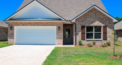 Charming Brand New Home in Foley