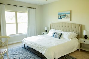4 bedrooms, free WiFi, bed sheets - Charming Brand New Home in Foley (Foley)