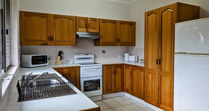 Home Sweet Home - 3 bedroom, 1 bathroom. central location