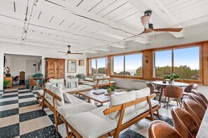 Interior - Villa "Paradis" with Sea View, Private Pool and Wi-Fi (les Issambres)