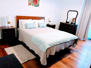 2 bedrooms, iron/ironing board, free WiFi, bed sheets - Holiday Apartment "Garden View" with Mountain Views, Private Terrace, and Wi-Fi (Horta)