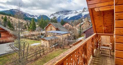 Chalet "Le Serac" avec vue sur les montagnes, terrasse privée et Wi-Fi