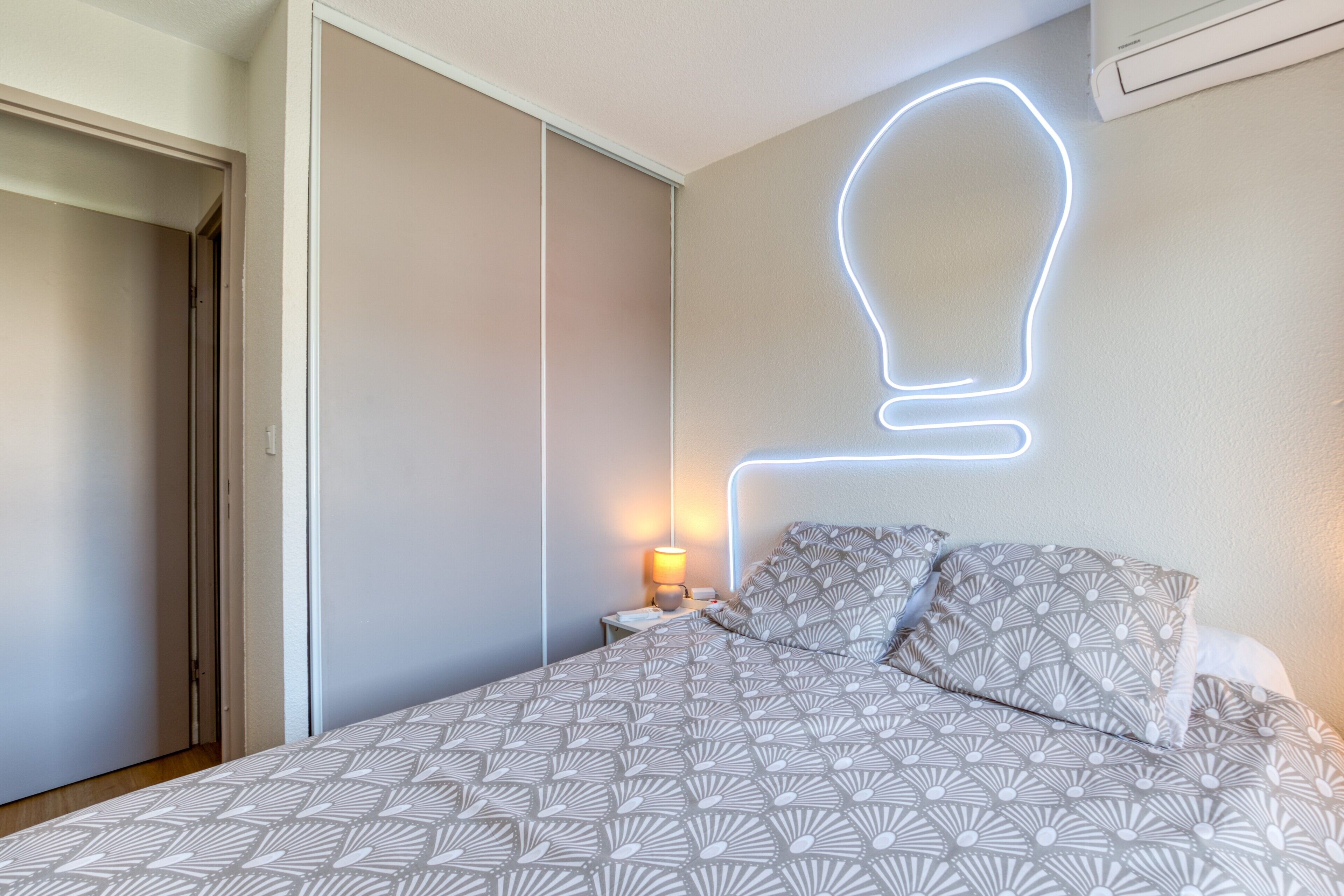 2 bedrooms, iron/ironing board, free WiFi, bed sheets