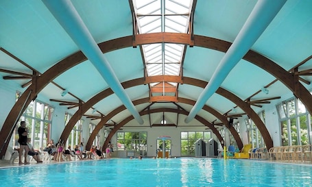 Indoor pool, a heated pool. Mobile Home 'Gastes' with Shared Pool, Private Terrace and Air Conditioning