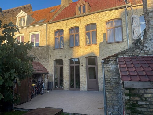 Holiday Home "Le Gite Berguois" with Private Pool and Wi-Fi