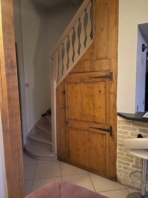 Interior - Holiday Home "Le Gite Berguois" with Private Pool & Wi-Fi (Bergues)