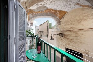 Property grounds - Apartment 'Oasi Del Petraio' with Balcony, Wi-Fi and Air Conditioning (napoli)