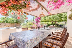 Outdoor dining - Villa 'Cas Moliner' with Mountain View, Wi-Fi and Air Conditioning (Palma de Mca)