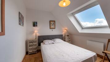 6 chambres, fer et planche Ă repasser, draps fournis