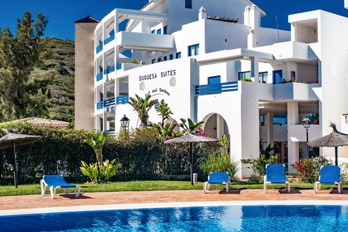 Appartement de vacances "El Hacho" avec vue sur la mer, piscine partagée et Wi-Fi
