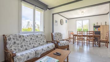 Televisión y chimenea