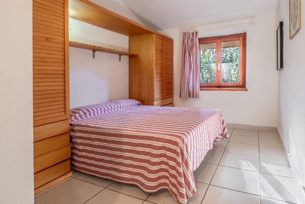 1 bedroom, free WiFi, bed sheets - Apartment 'La Capannuccia B' with Shared Garden, Wi-Fi and Air Conditioning (Ansedonia)