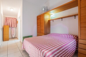 1 quarto, Wi-Fi de cortesia, roupa de cama